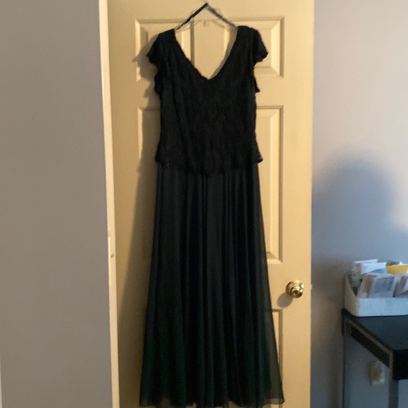 Long dark green dress. Size 10p, Jkara - Picture 1 of 4